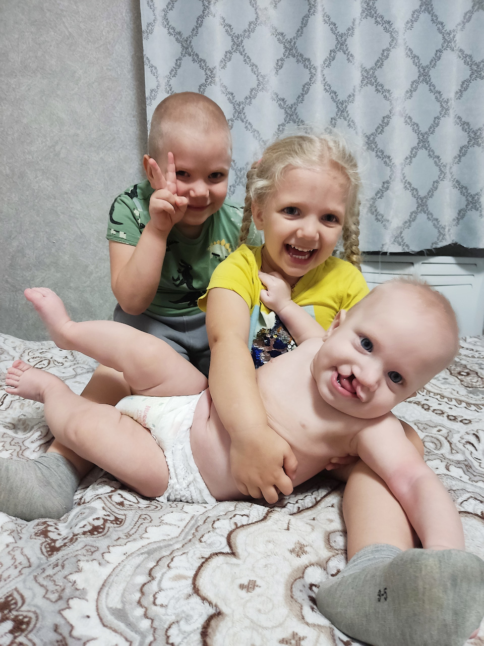 История Ольги, Матвея и Льва