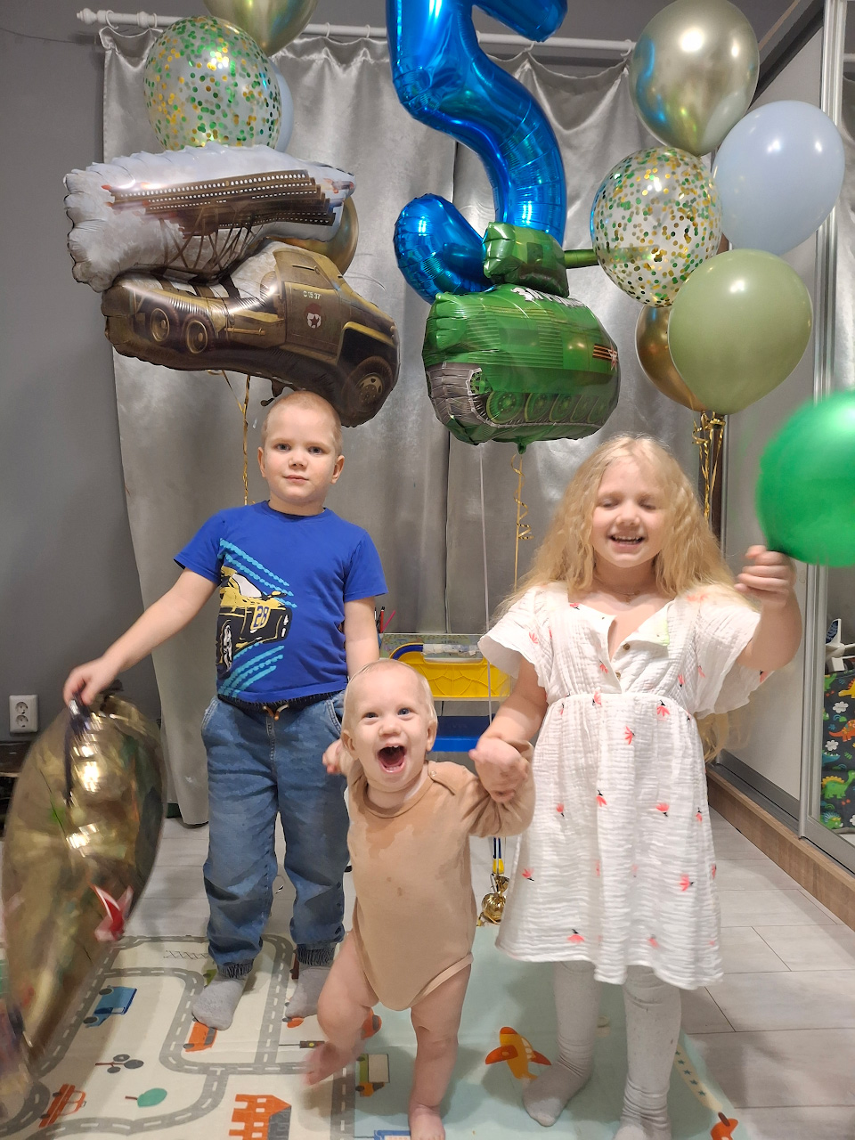 История Ольги, Матвея и Льва